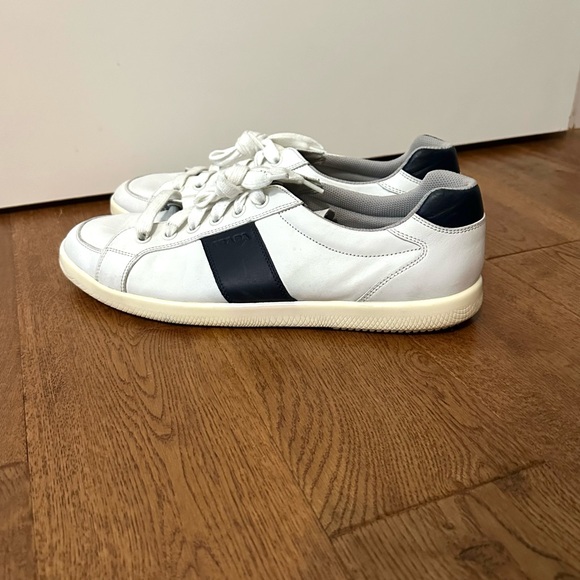 Prada men’s leather sneakers UK size 11 US size 12 white lace up shoes trainers - Picture 8 of 9